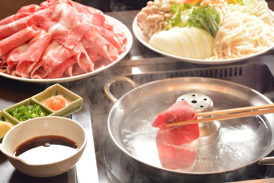 牛肉しゃぶしゃぶ　肉200ｇ、野菜セット