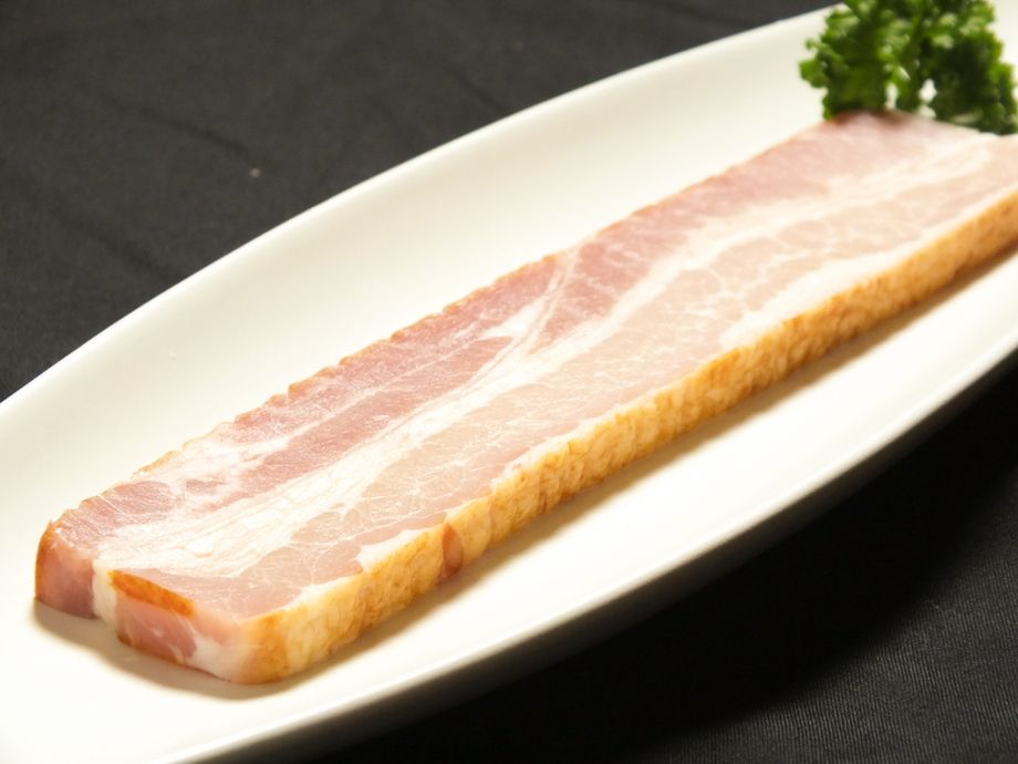 ホエー豚の厚切りベーコン