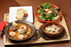 海鮮のパエリャ&ツブ貝と里芋のアヒージョ