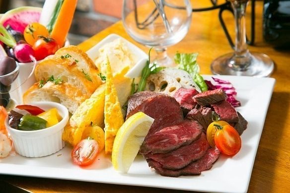 【プレミアム×肉バル食べ飲み放題】2時間♪4500円⇒3500円！税抜