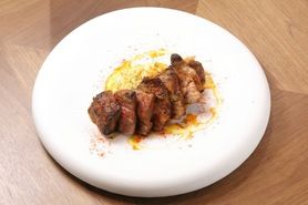 イベリコ豚肩ロース肉のステーキ