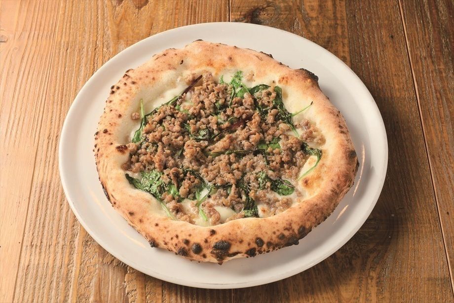 カンパニョーラ (モッツァレラチーズ・自家製ソーセージ・季節の緑野菜)