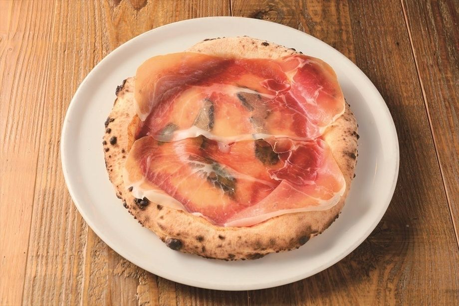 マルゲリータ生ハムのせ （トマトソース・モッツァレラチーズ・バジル・生ハム）