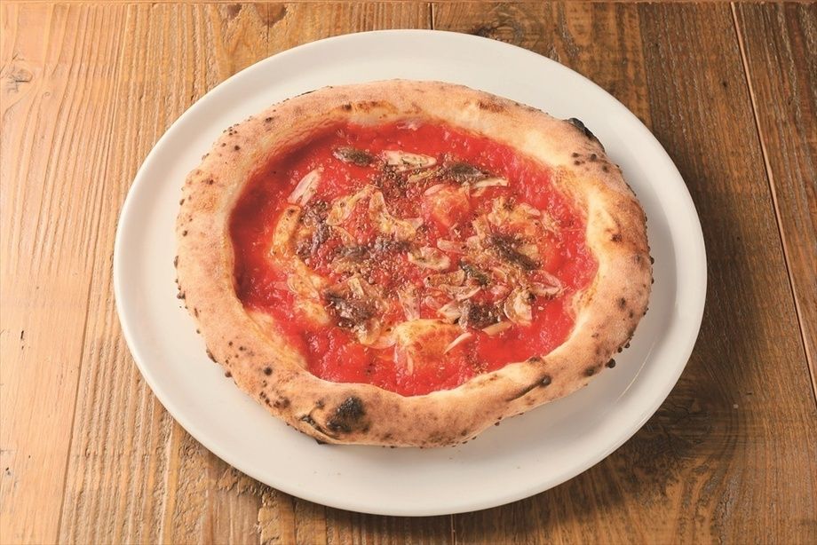 アッチューゲ （トマトソース・ニンニク・オレガノ・アンチョビ）