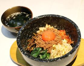 石焼ビビンバ（スープ付き）