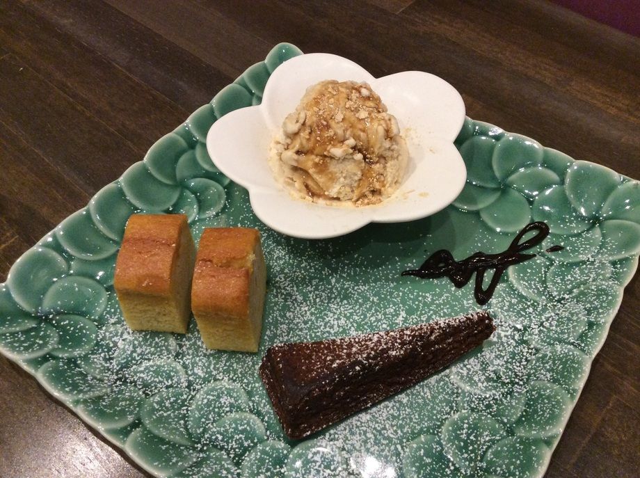 デザート盛り合わせ（600円）