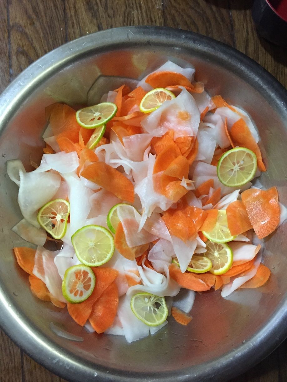 旬、かぶら酢の物です。（小皿  300円）