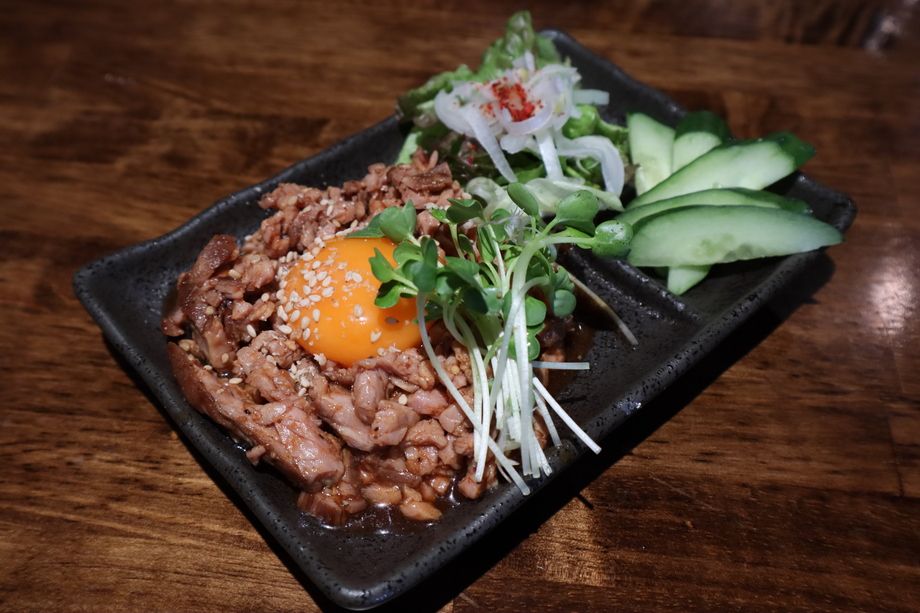 ローストユッケ（980円）