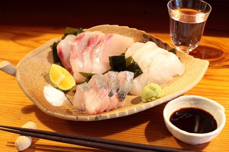 本日の鮮魚盛り合わせ（990円）