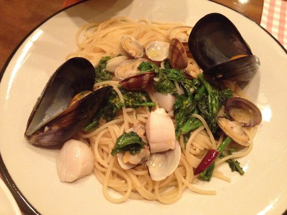 二枚貝のパスタ（ディナータイム　　　９００円）