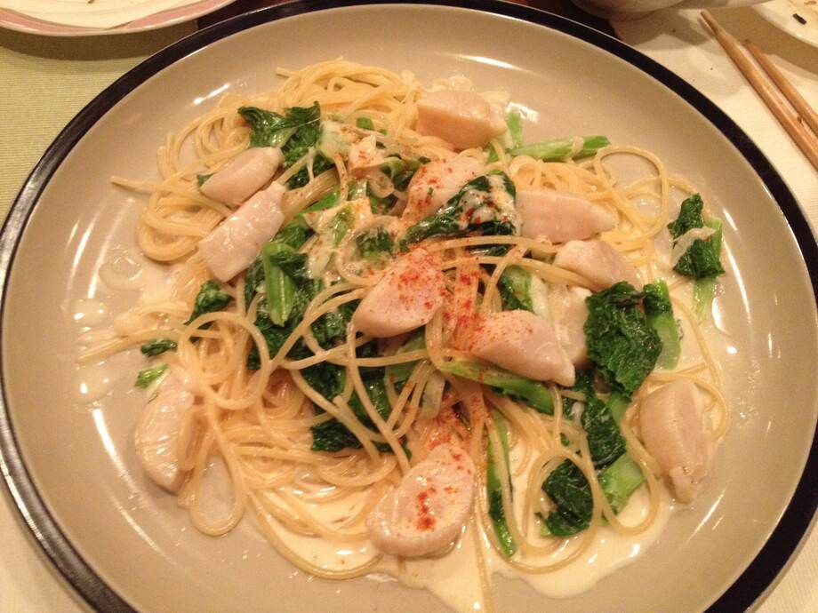 ホタテ貝と菜の花のクリームパスタ（ディナータイム　　　９００円）