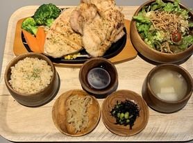 鶏ミックス定食