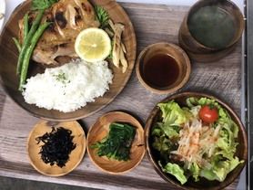 鶏むねグリル定食