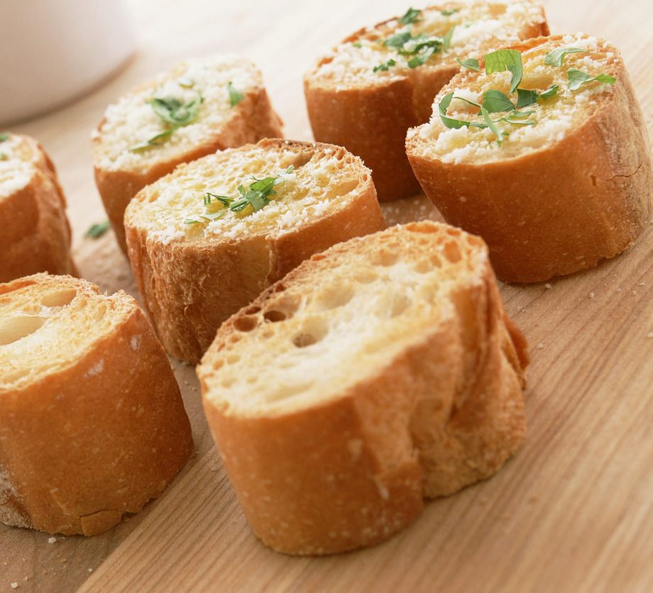 自家製フランスパンのガーリックトースト