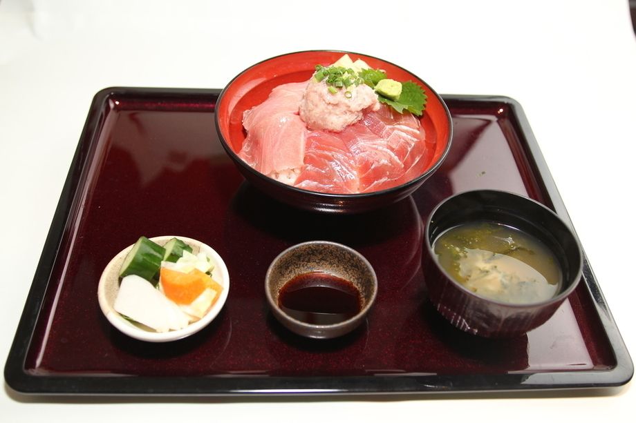 ねぎトロ鉄火丼（１２８０円）