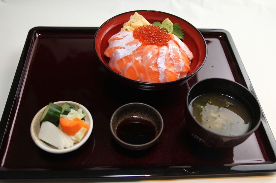 サーモンいくら親子丼（１２８０円）