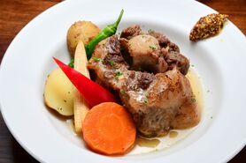 ホロホロ黒毛和牛テール煮込み