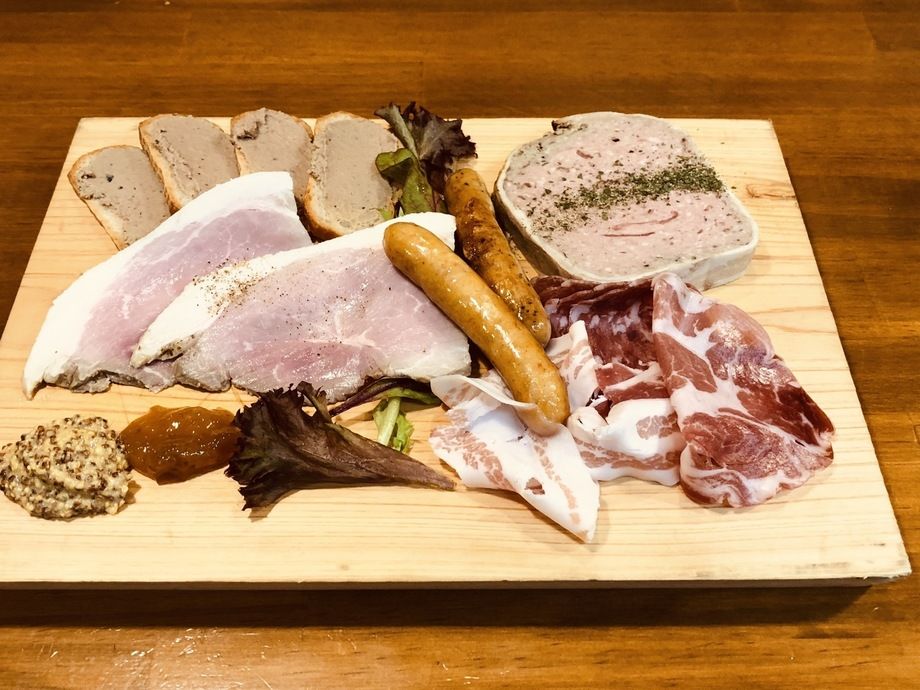 シャルキュトリー盛合せ（1,780円）