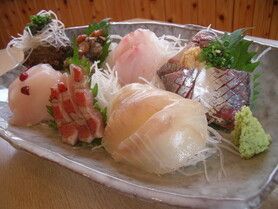 地魚の刺身盛り合わせ