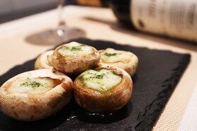 マッシュルームとバジルのあつあつ焼き