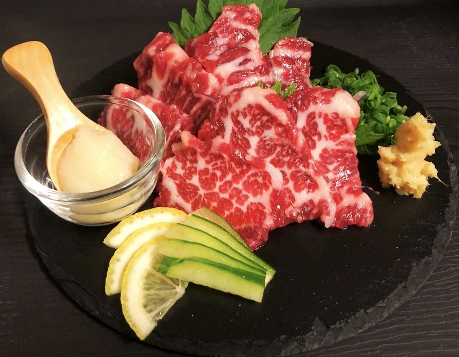 特選 霜降り馬刺し（2,980円(税込)）