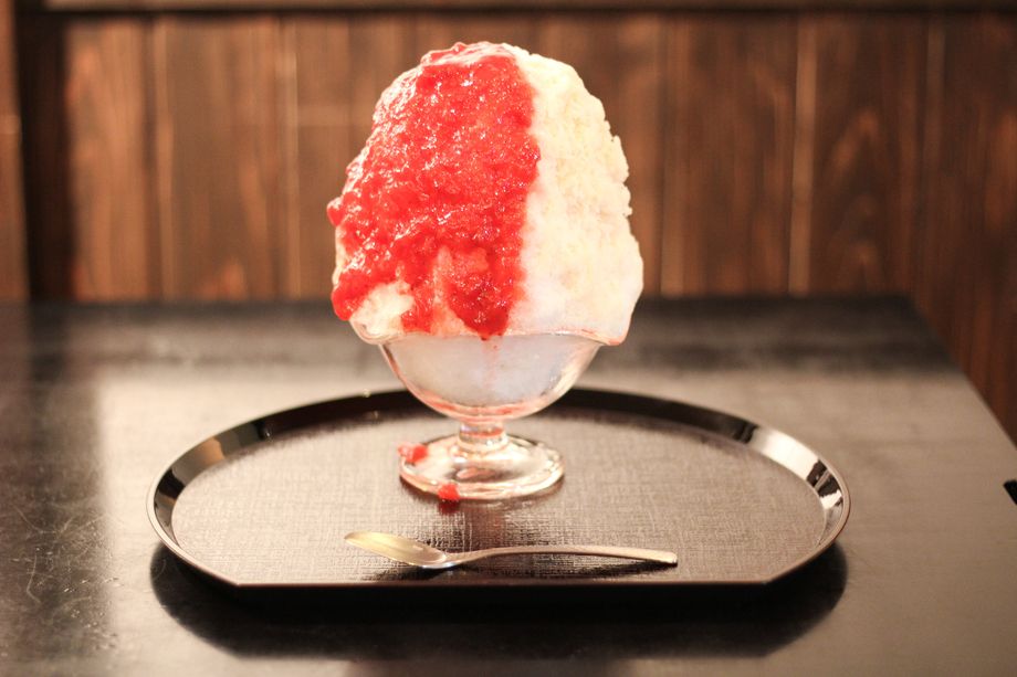 かき氷　いちご練乳（950円（税込））