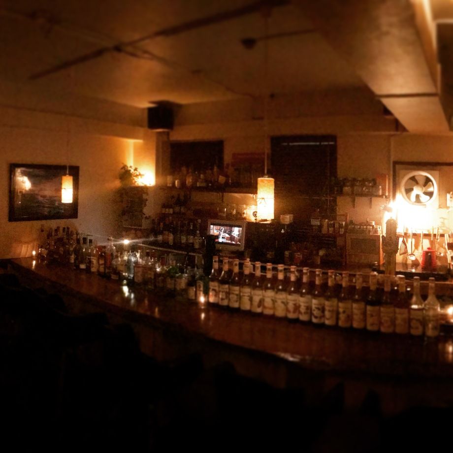 チャージ料金無しのお客様は1ドリンク900円～（1ドリンク900円～）