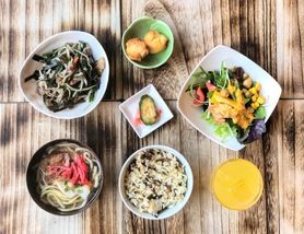 ドリンクバー＆サラダバー付き！お得なランチセット