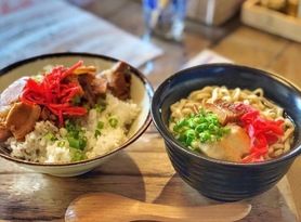 スタミナ丼セット（ランチタイム【14時半まで】麺大盛り無料）	