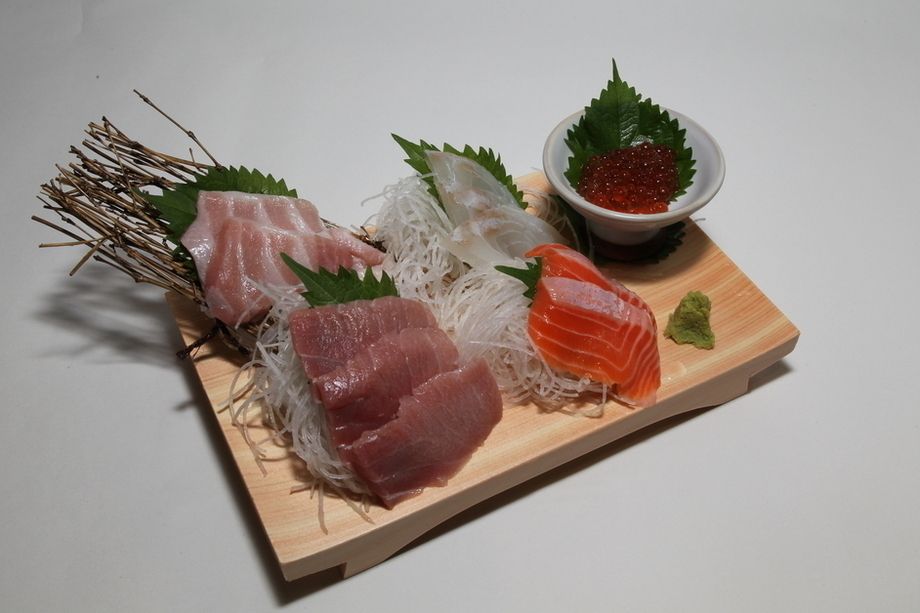 豪華！お刺身盛り合わせ定食（日替り）（１９８０円）