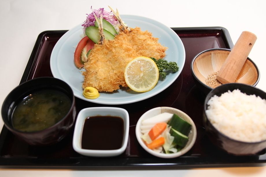 活鯵フライ定食（１７８０円）