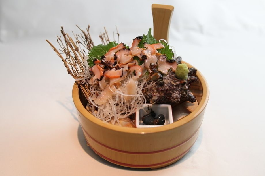 活サザエ造り（９８０円）