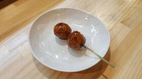 【やきとり（鶏だんご串）】