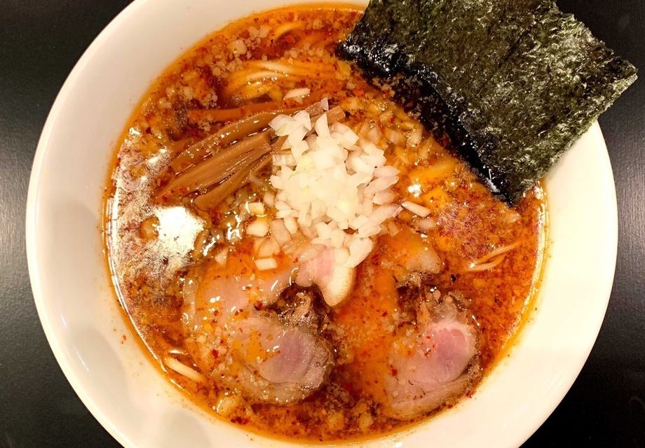 赤辛中華そば（900円）