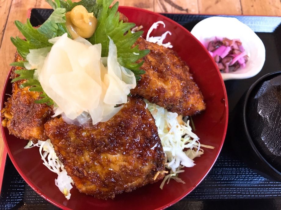 メカジキソースカツ丼