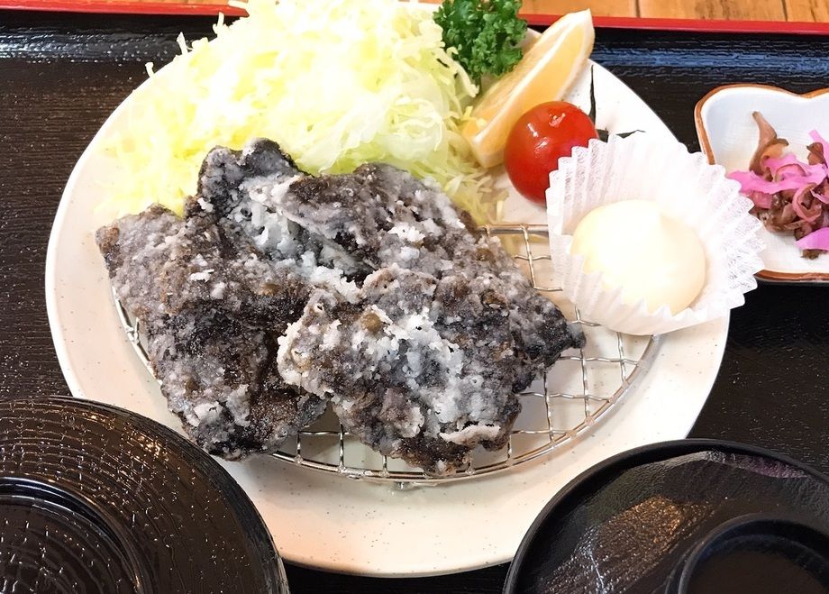 とろくじら竜田揚げ定食