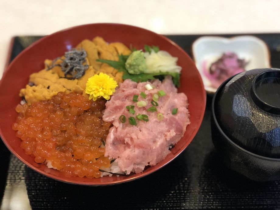 うにいくらねぎとろ丼