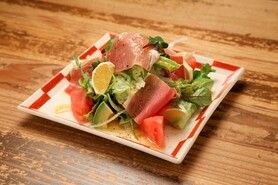 生ハムと季節のフルーツサラダ