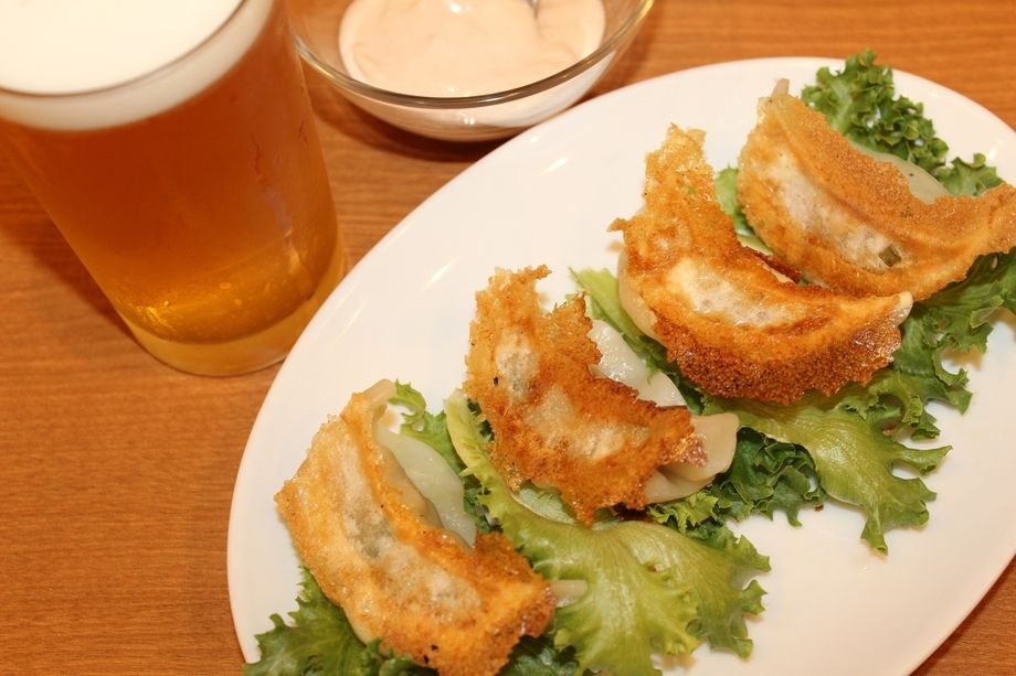 豚バラレタス巻餃子(4個)