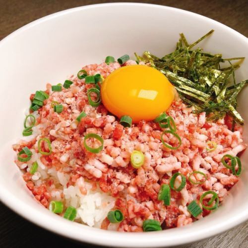 馬とろユッケ丼／たまり醤油の馬とろ丼 ビュッフェ&ワンドリンク付き