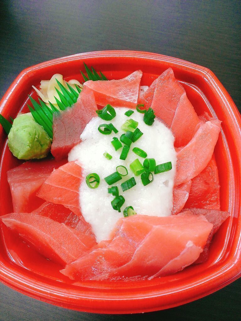 漬けマグロトロロ丼（並盛680円（税込）～）