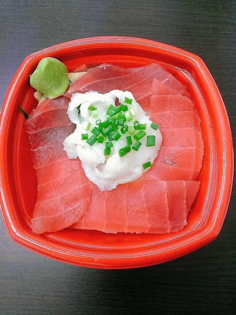 マグロ縁側丼（並盛680円（税込）～）