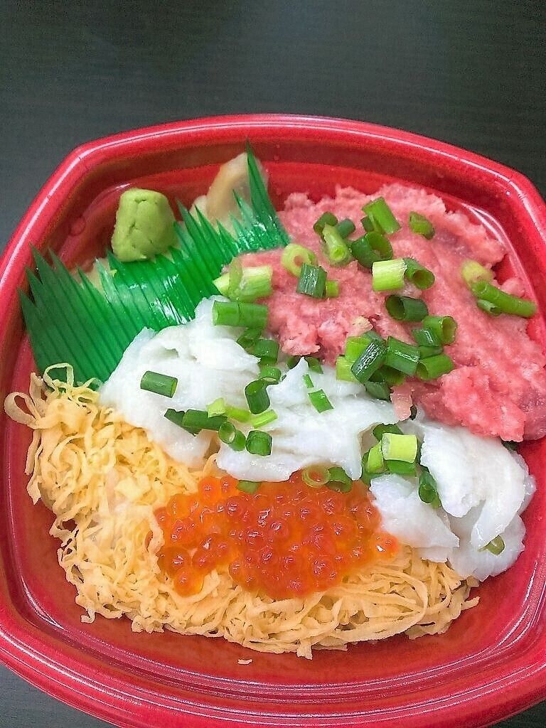 縁側ネギトロいくら丼（並盛680円（税込）～）