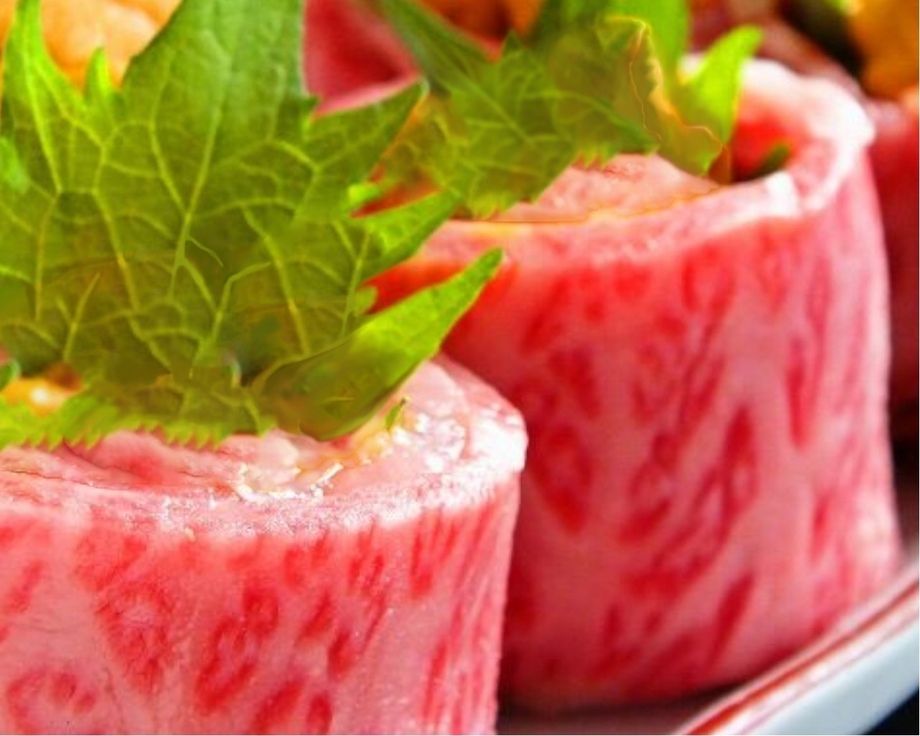 肉まる風　和牛サーロインカリフォルニアロール（1480円（税抜））