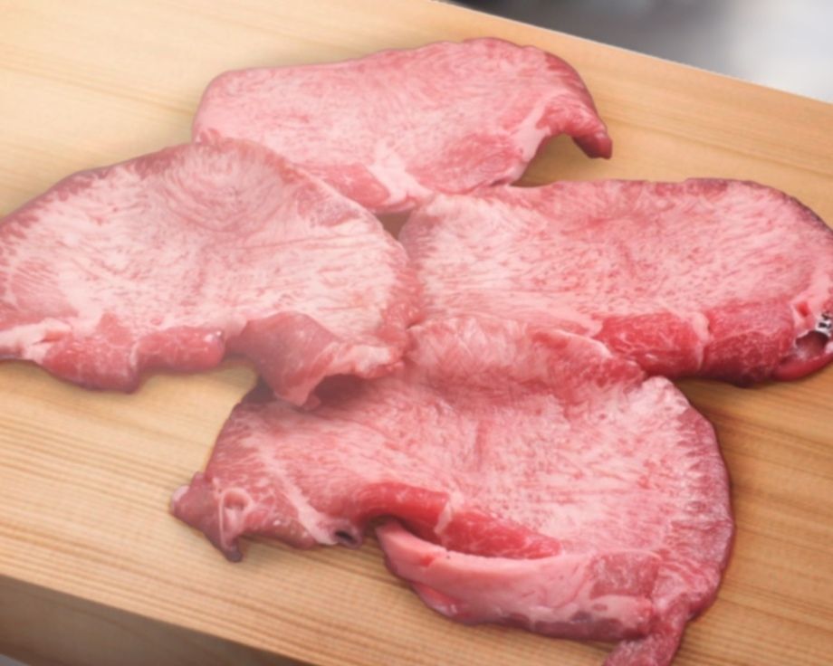 和牛タン、、、一人前（和牛上タン　1180円（税抜）　和牛タン　980円（税抜））