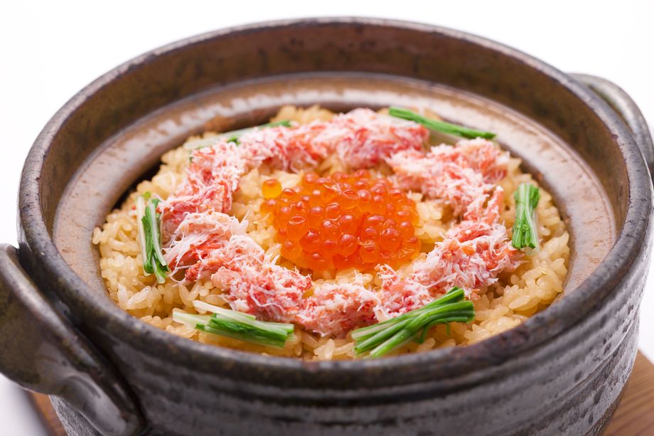 【食事】カニとイクラの土鍋飯