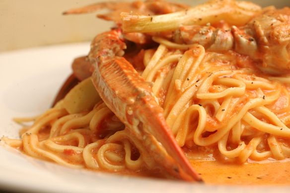 わたり蟹と島らっきょうのトマトクリームパスタ