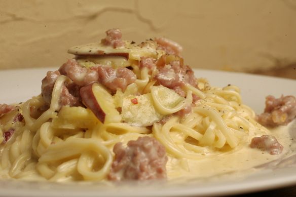 サルシッチャと金時芋のクリームパスタ