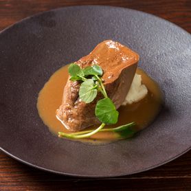 牛タンの京風味噌煮込み