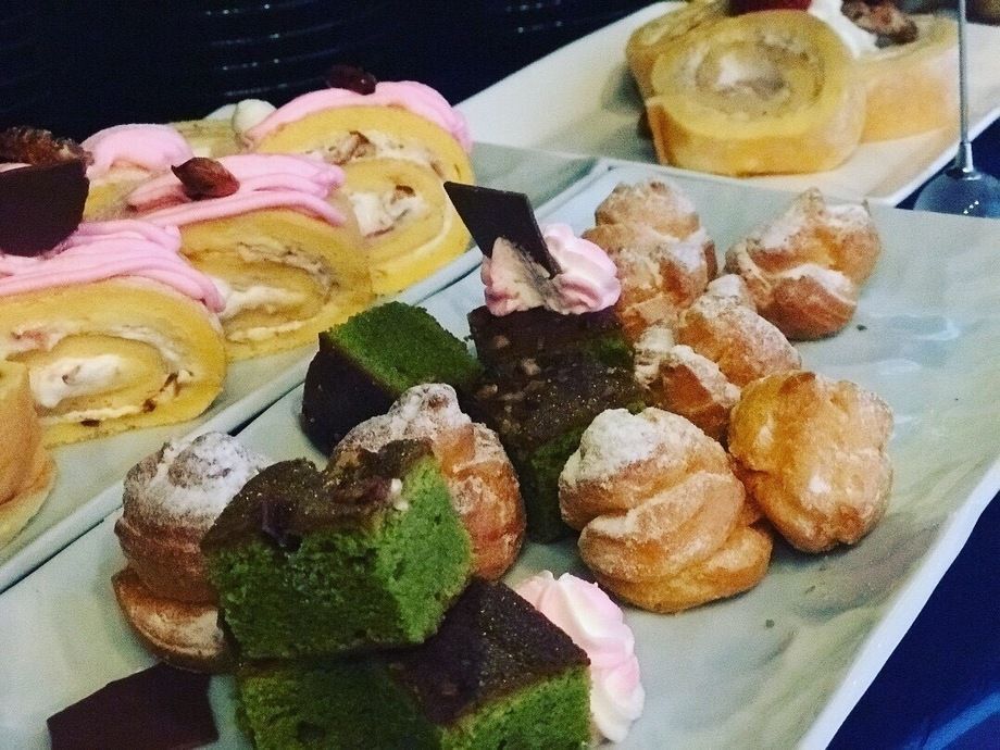 ◆個室確約◆本日の鮮魚や肉料理など料理8品&デザート♪200種類以上飲み放題付コース★2H